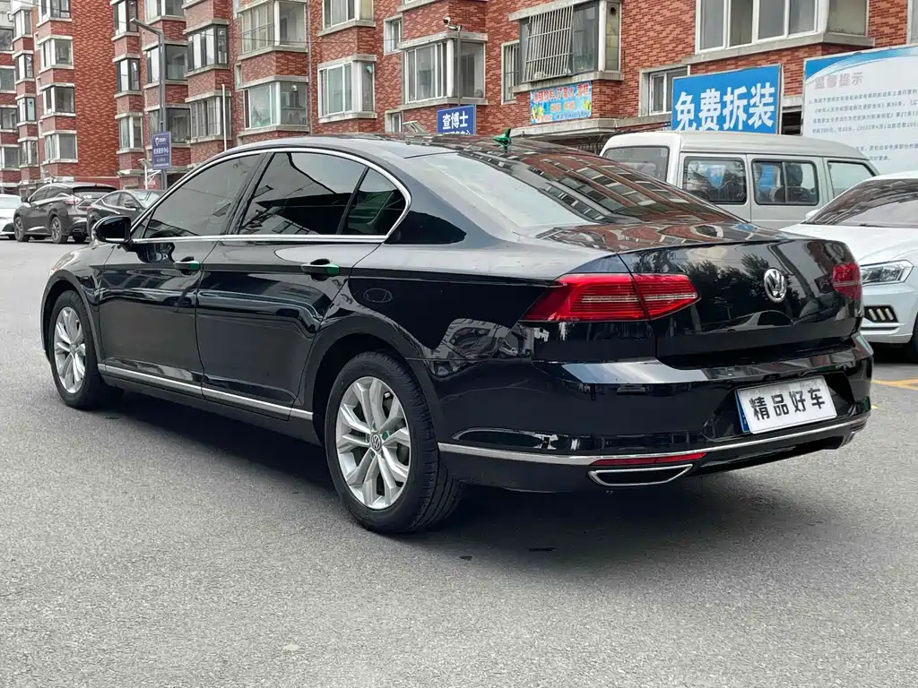 VOLKSWAGEN MAGOTAN 2018