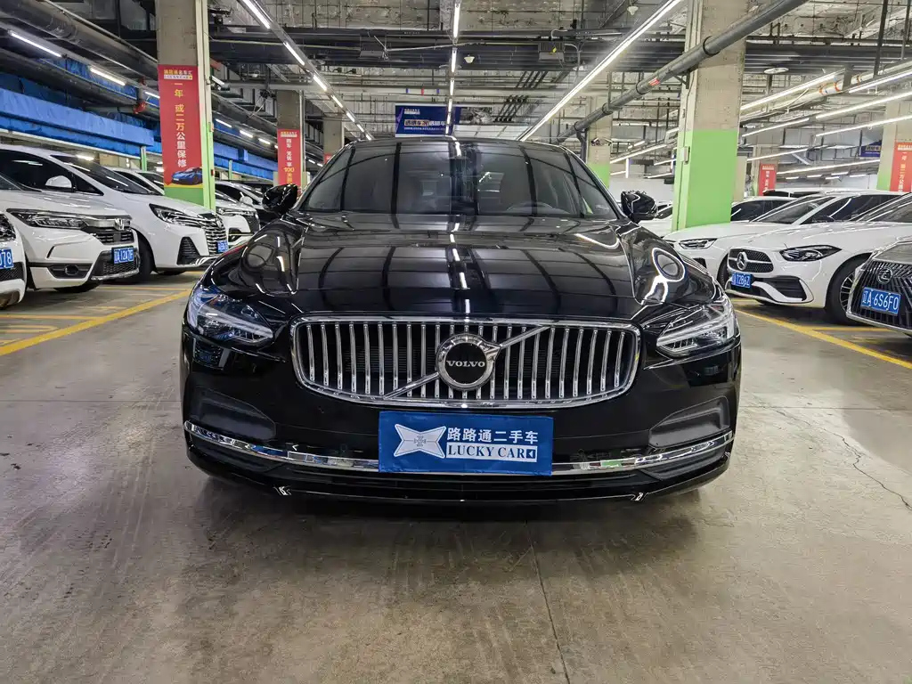 VOLVO S90 2024