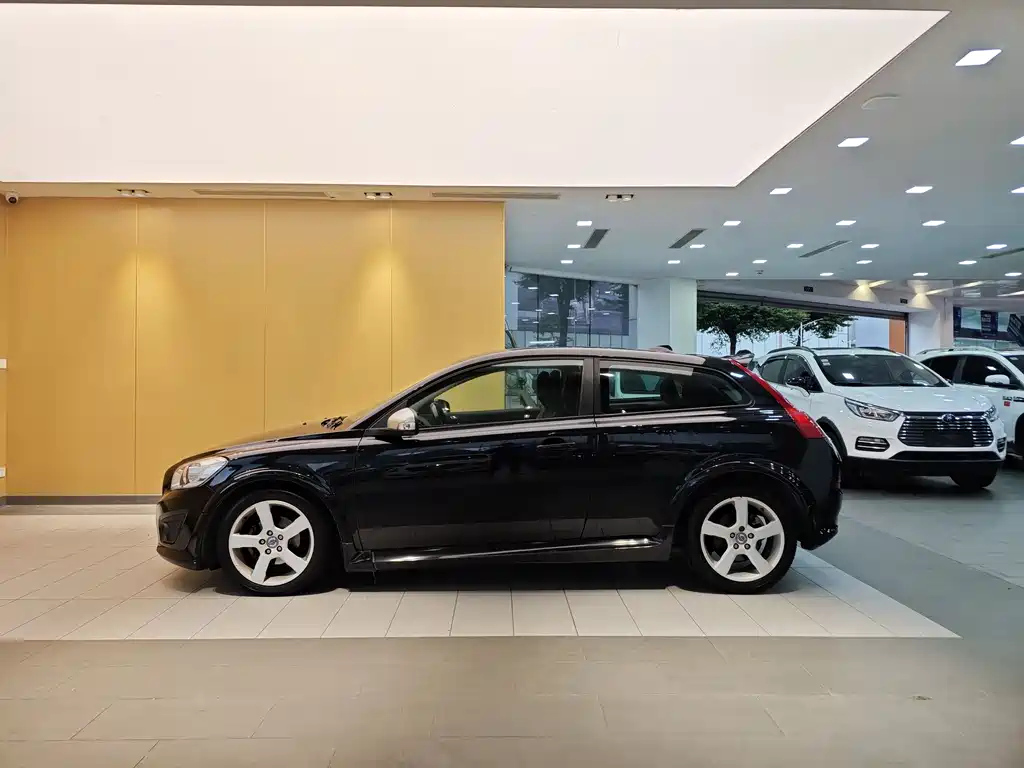 VOLVO C30 2011