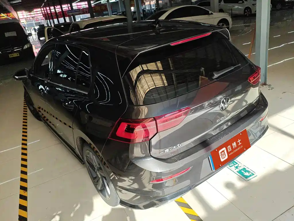 VOLKSWAGEN GOLF 2022