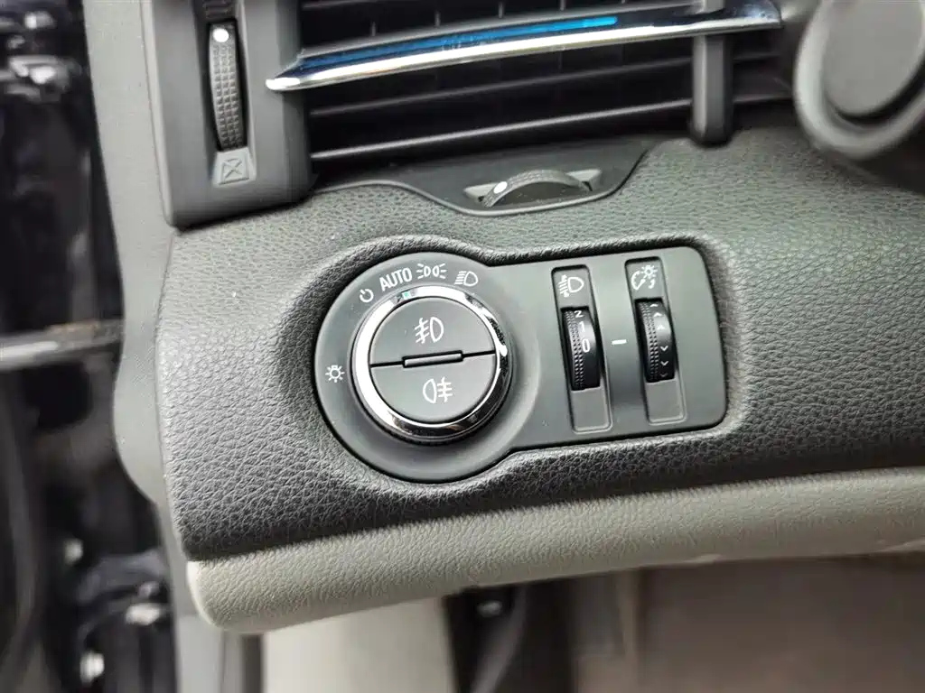 CHEVROLET MALIBU 2012