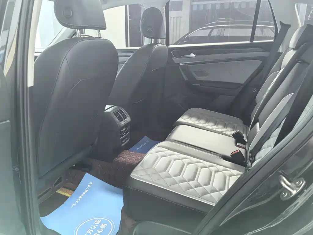 VOLKSWAGEN TAYRON 2023