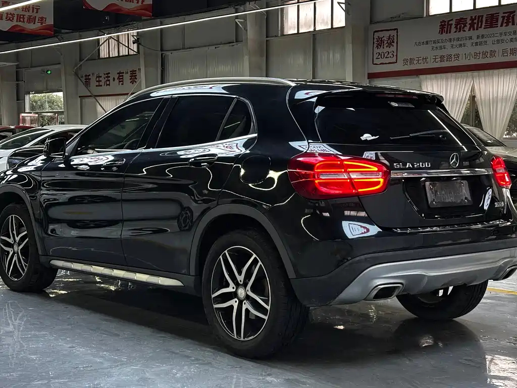 MERCEDES BENZ GLA 2016
