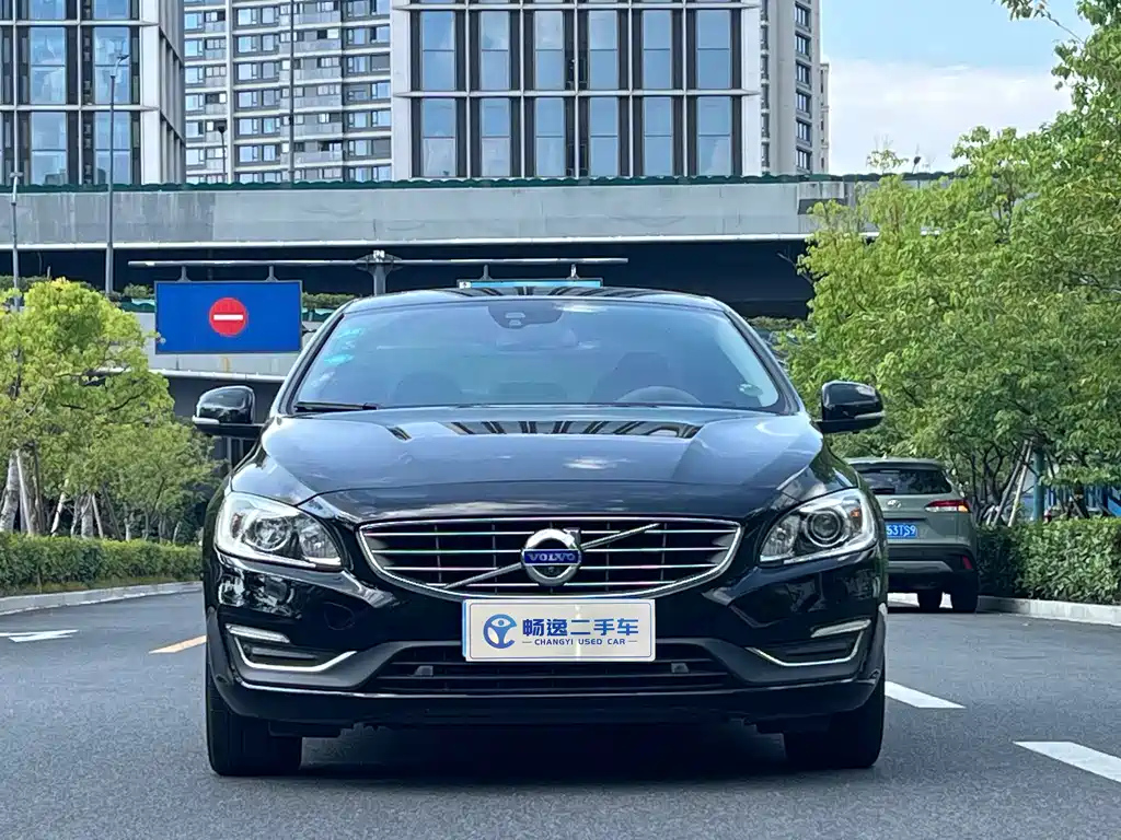VOLVO S60 2017