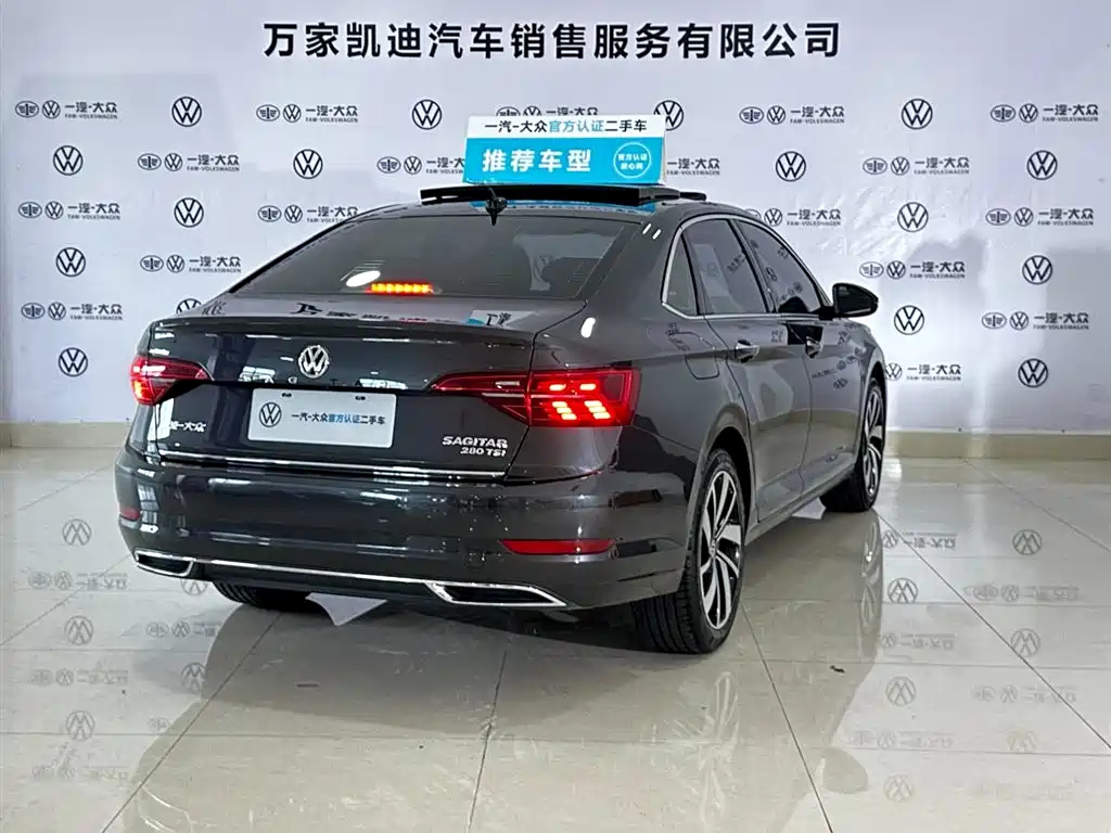 VOLKSWAGEN SAGITAR 2022