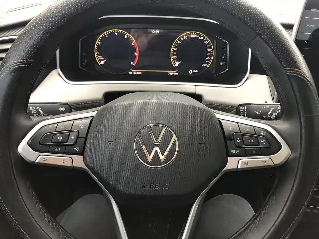 VOLKSWAGEN TAYRON 2023