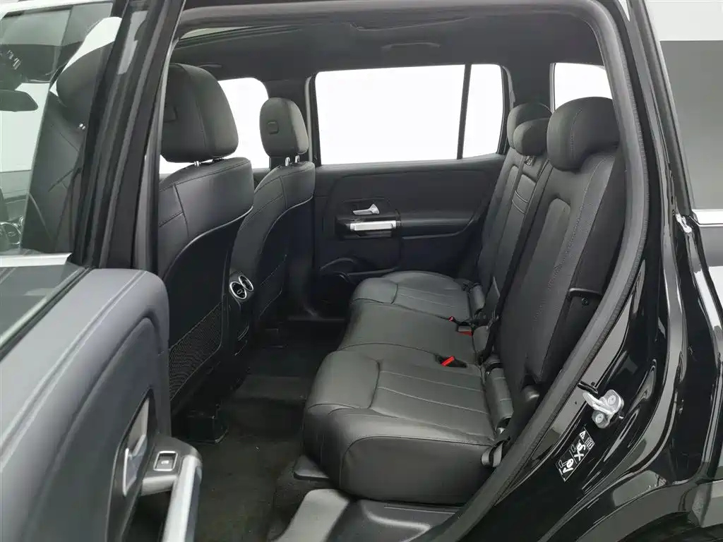 MERCEDES BENZ GLB 2024