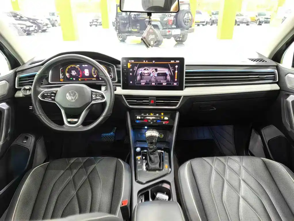 VOLKSWAGEN TIGUAN L 2022