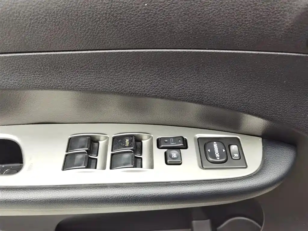 DONGFENG JOYEAR X5 2013