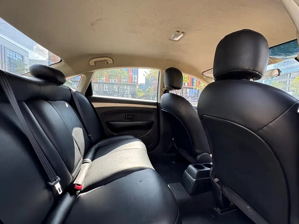 NISSAN SYLPHY 2019