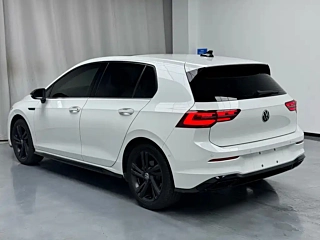 VOLKSWAGEN GOLF  2021