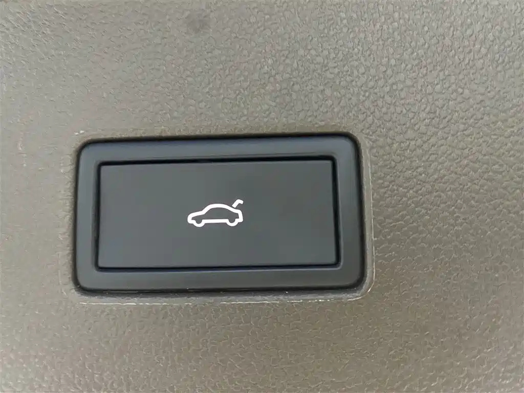 VOLKSWAGEN VILORAN 2023