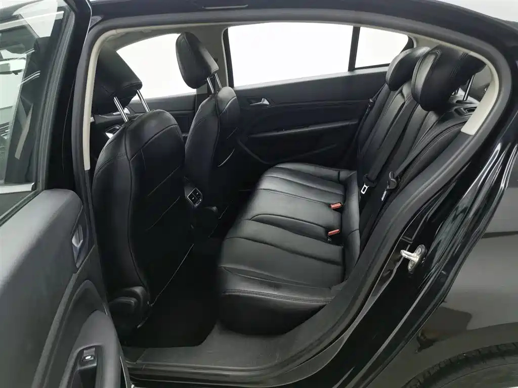 PEUGEOT 408 2016