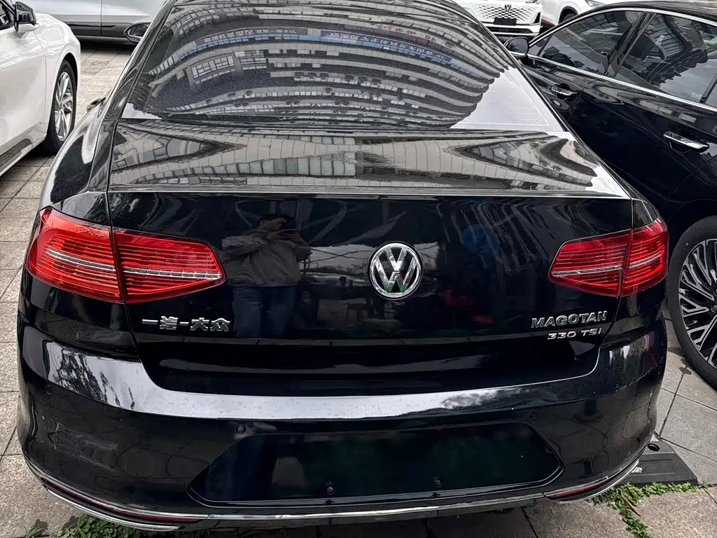 VOLKSWAGEN MAGOTAN 2017