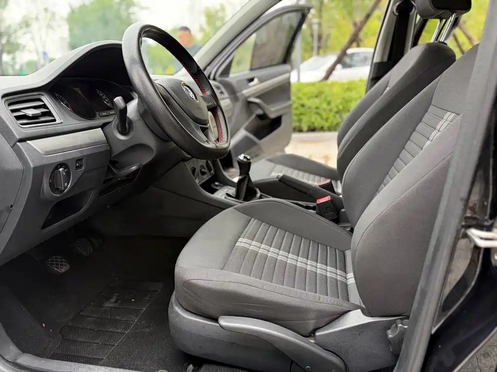 VOLKSWAGEN LAVIDA 2020