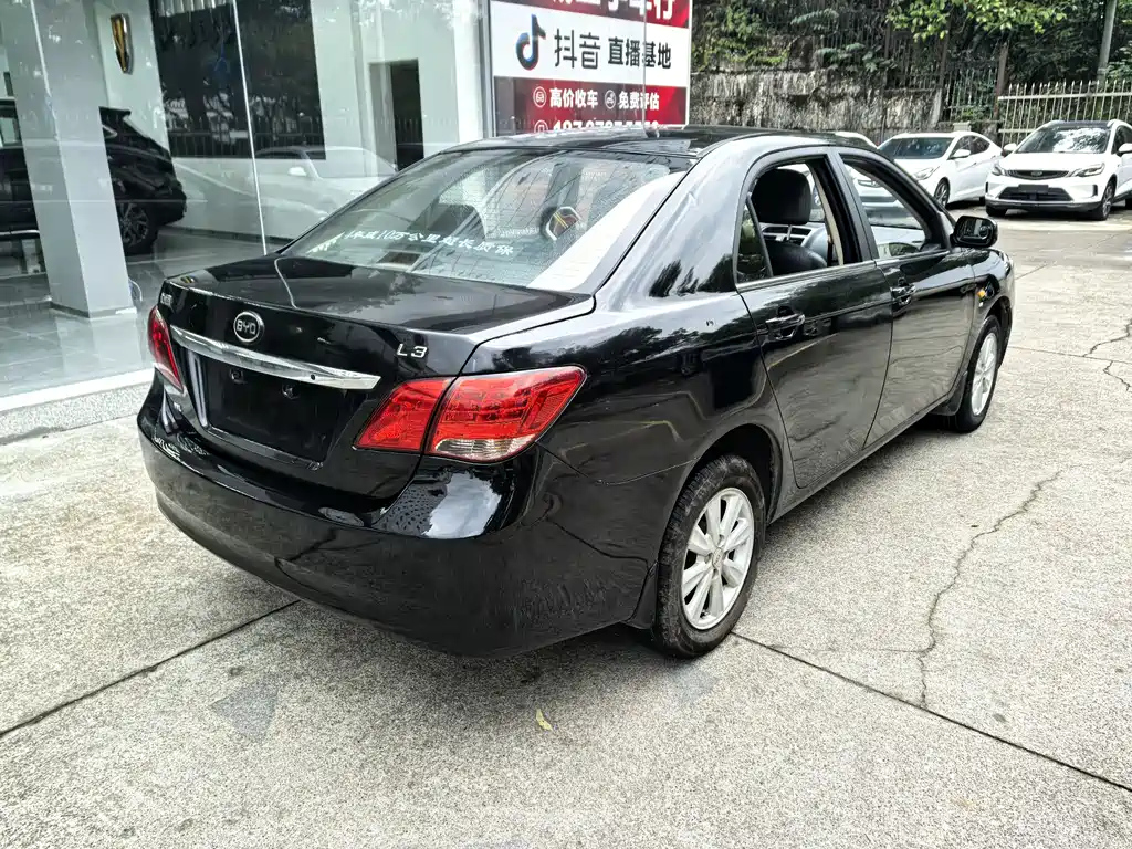 BYD L3 2015
