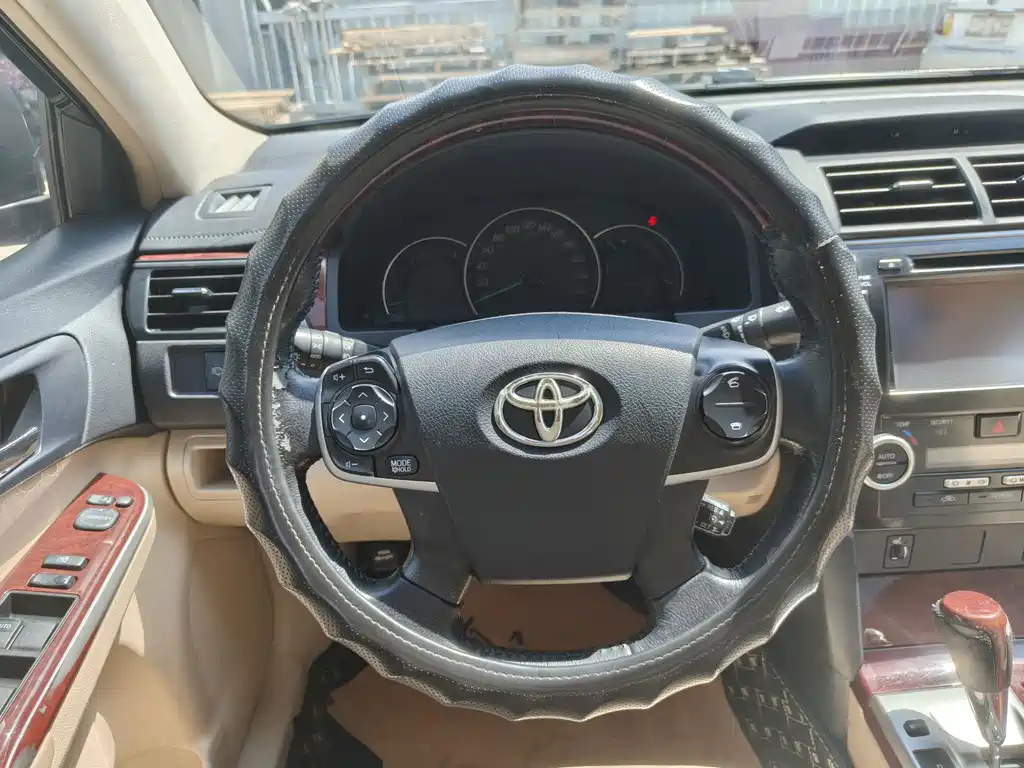 TOYOTA CAMRY 2012