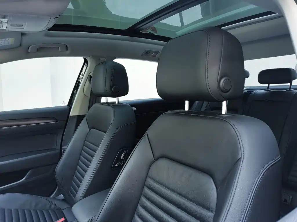 VOLKSWAGEN MAGOTAN 2018