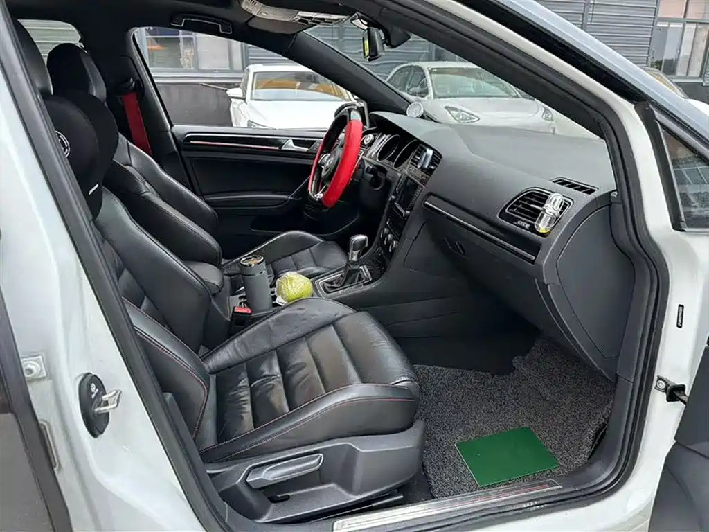 VOLKSWAGEN GOLF GTI 2016