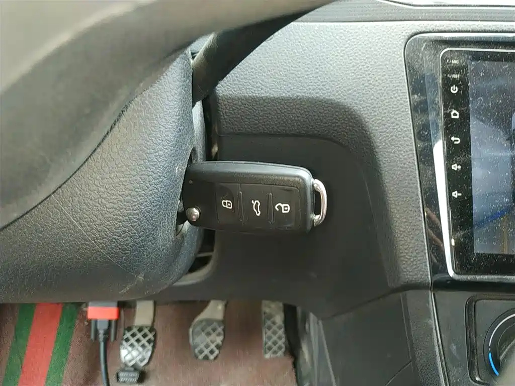 VOLKSWAGEN SANTANA 2021