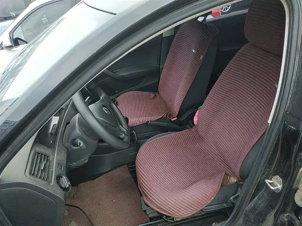 VOLKSWAGEN SANTANA 2021