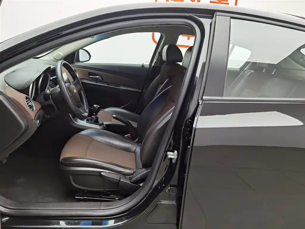 CHEVROLET CRUZE 2017