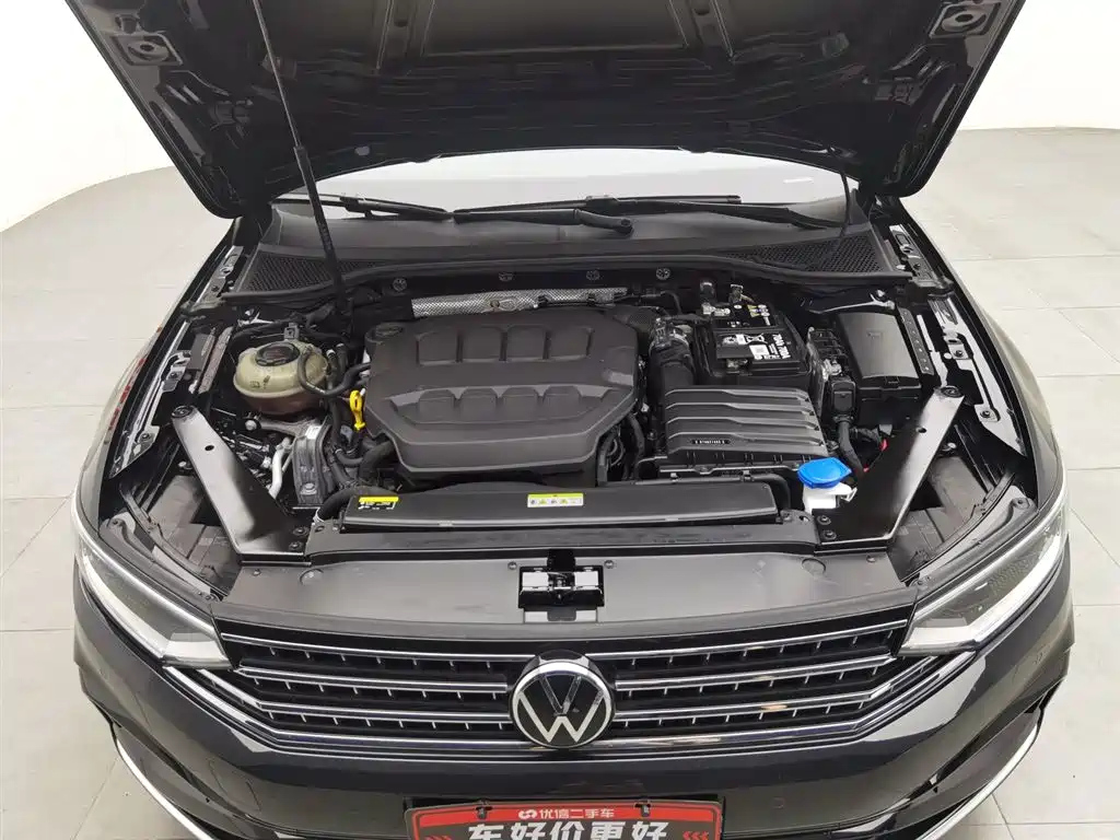 VOLKSWAGEN MAGOTAN 2023