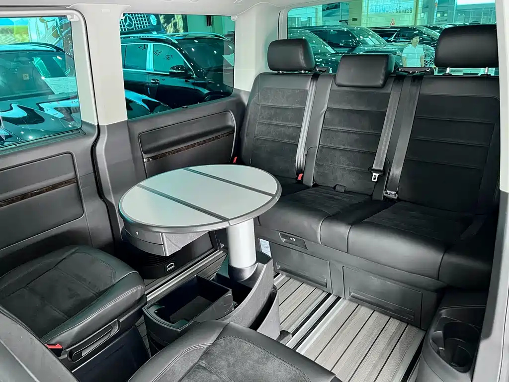 VOLKSWAGEN MULTIVAN 2019
