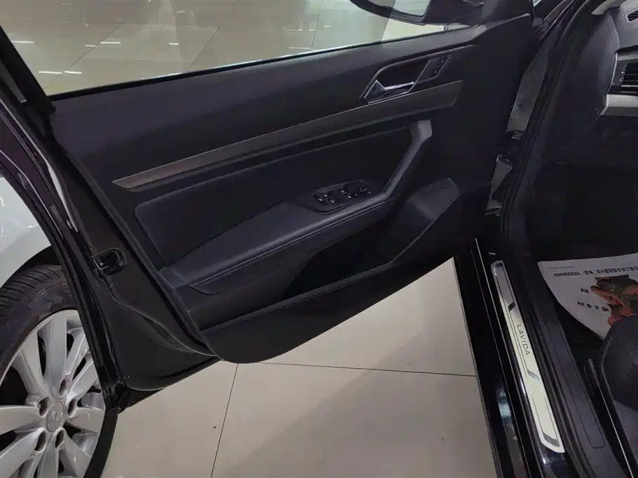 VOLKSWAGEN LAVIDA 2022