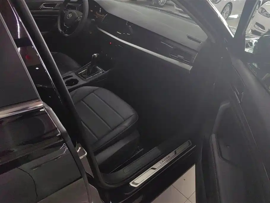 VOLKSWAGEN LAVIDA 2022