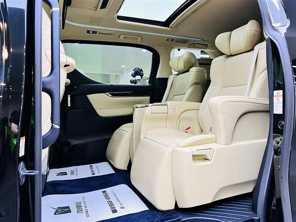 TOYOTA ALPHARD 2018