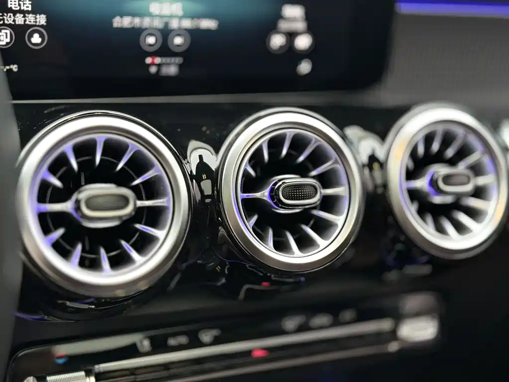 MERCEDES BENZ GLB 2023