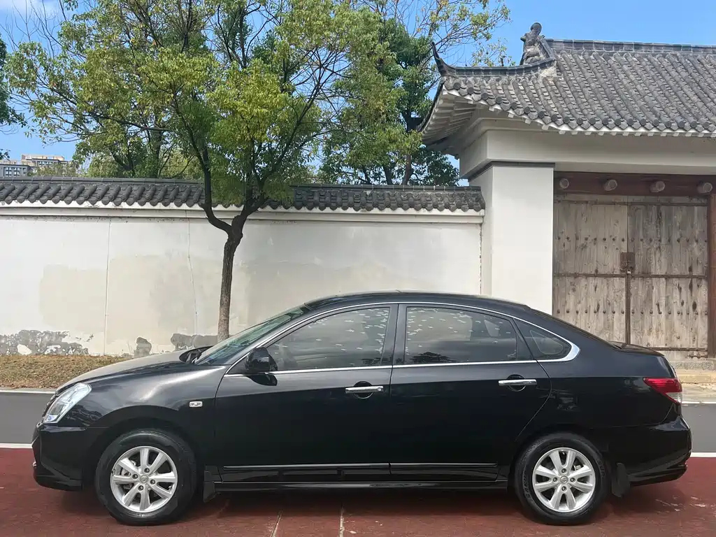 NISSAN SYLPHY 2017
