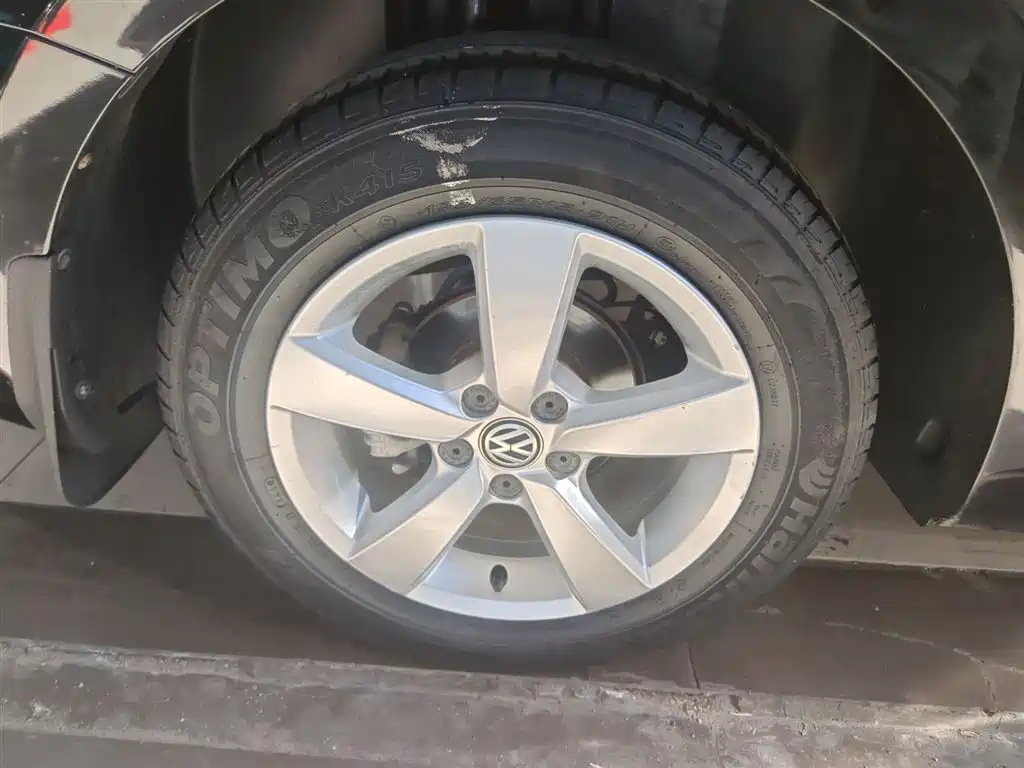 VOLKSWAGEN LAVIDA 2016