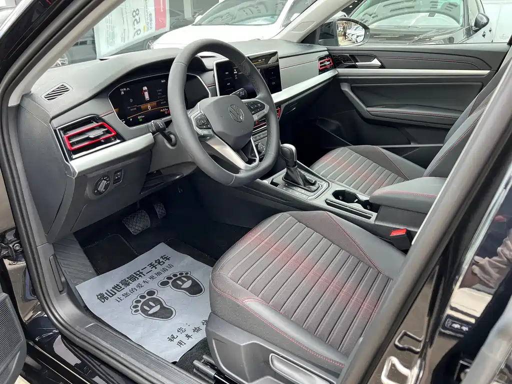 VOLKSWAGEN LAVIDA 2024
