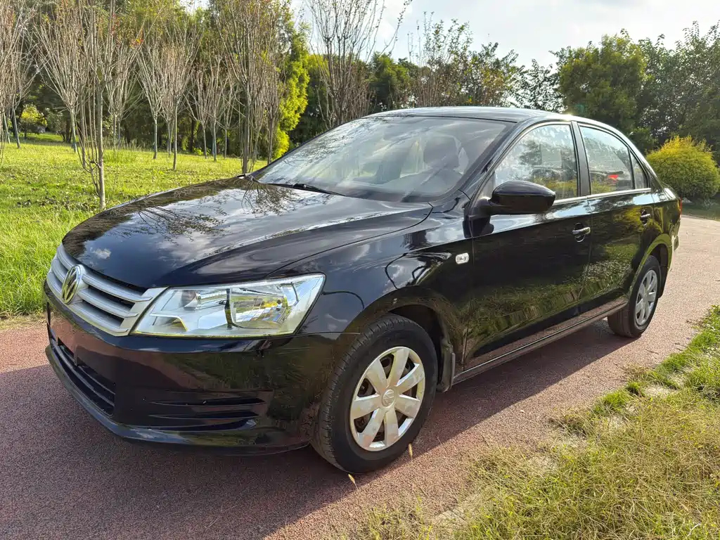 VOLKSWAGEN SANTANA 2014