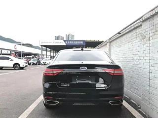 FORD TAURUS 2019