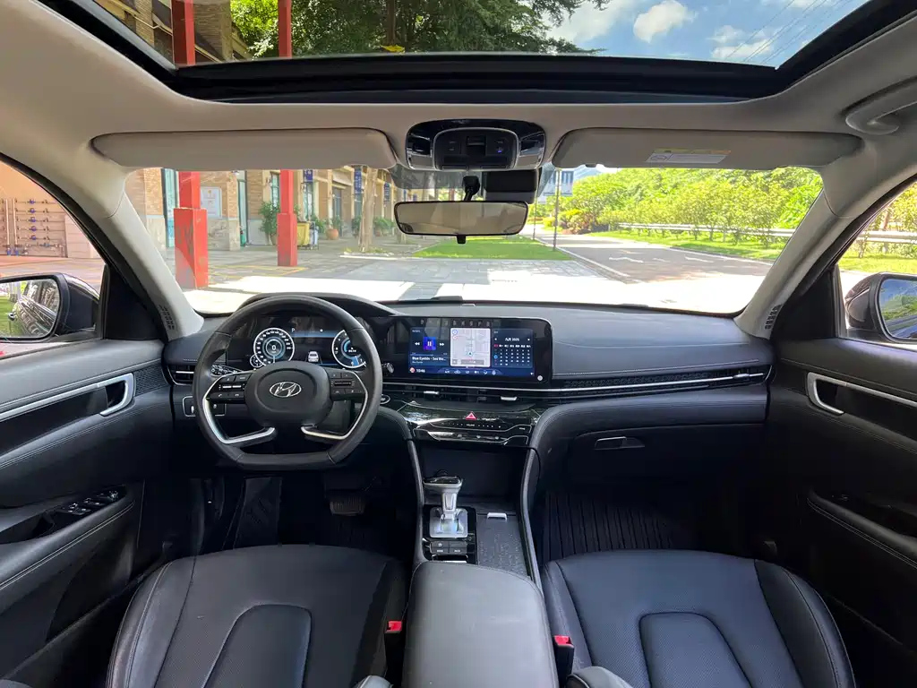 HYUNDAI MISTRA 2021