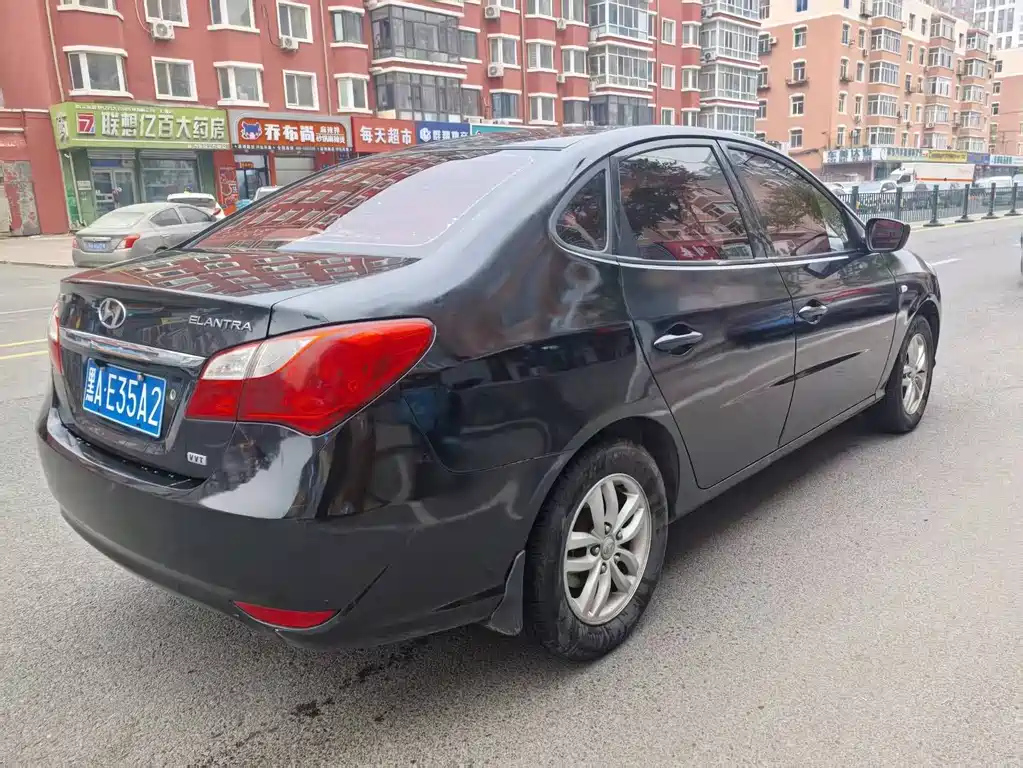 HYUNDAI CELESTA 2012