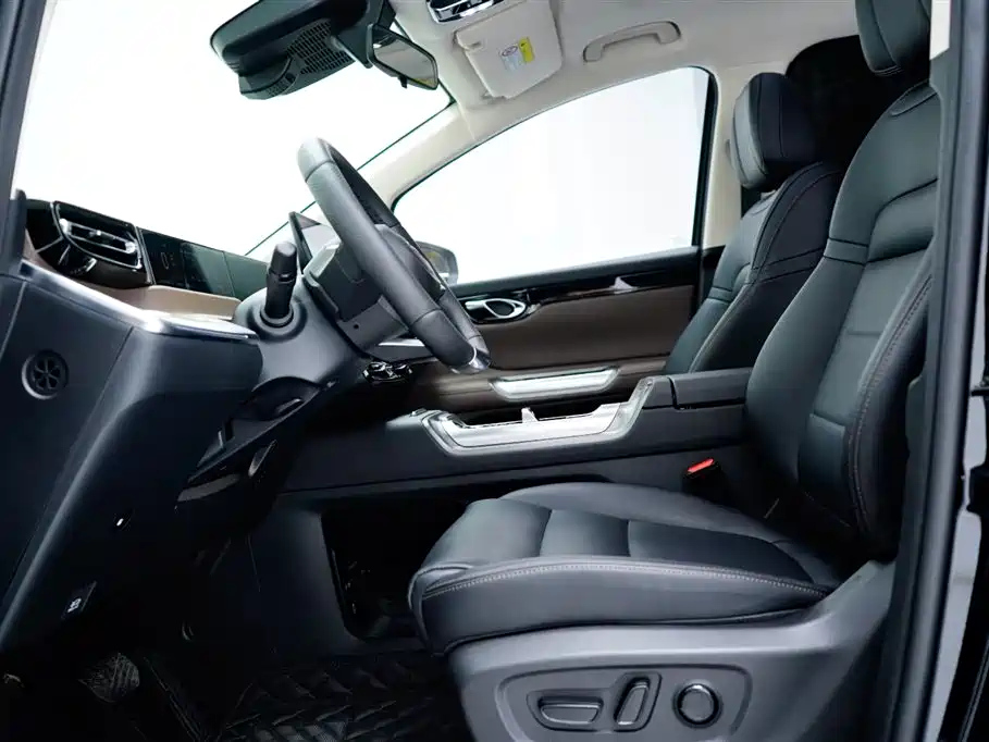 TRUMPCHI E8 NEW ENERGY 2024