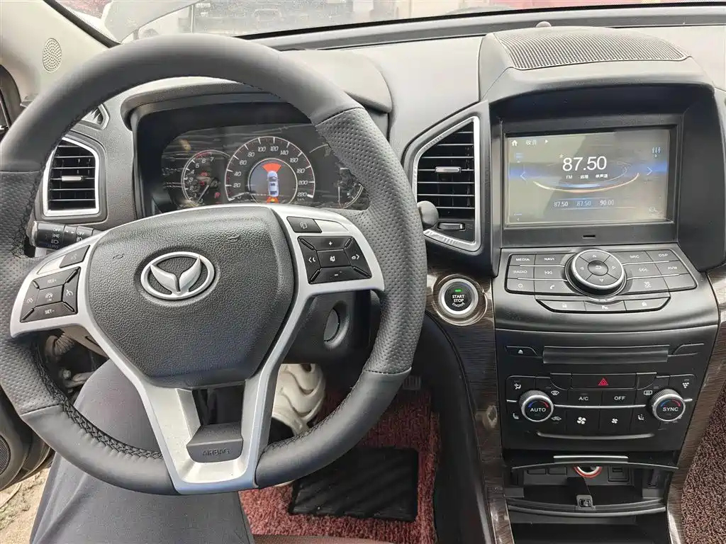 BAIC S6 2016