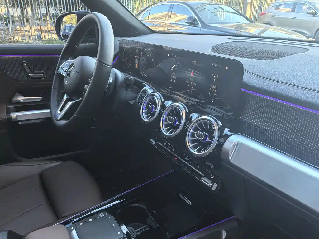 MERCEDES BENZ GLB 2022