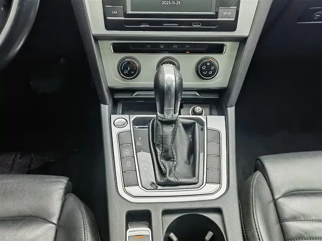 VOLKSWAGEN MAGOTAN 2018