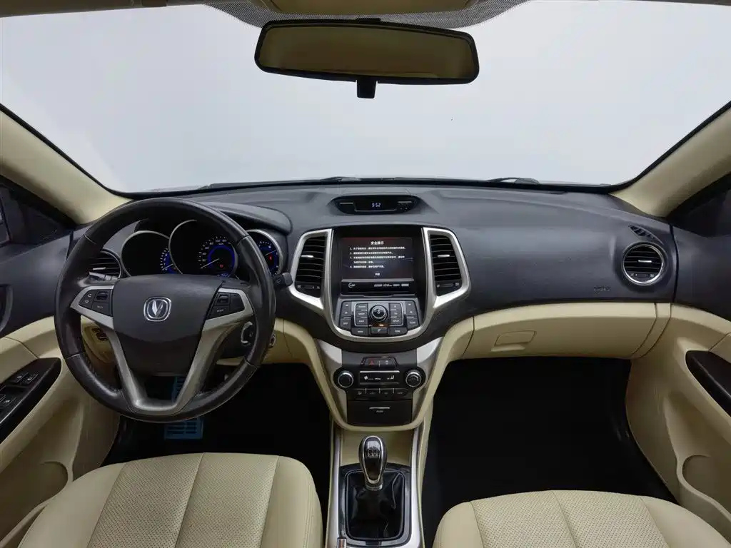 CHANGAN EADO 2015