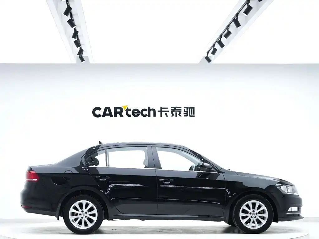 VOLKSWAGEN LAVIDA 2017