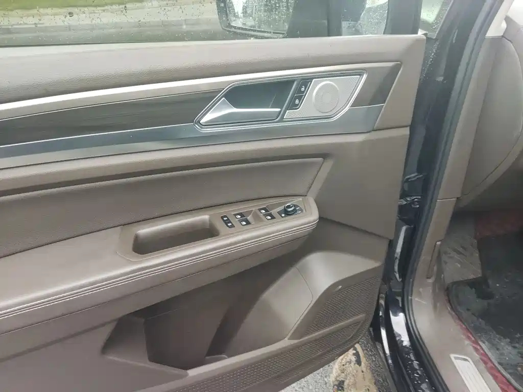 VOLKSWAGEN VILORAN 2021