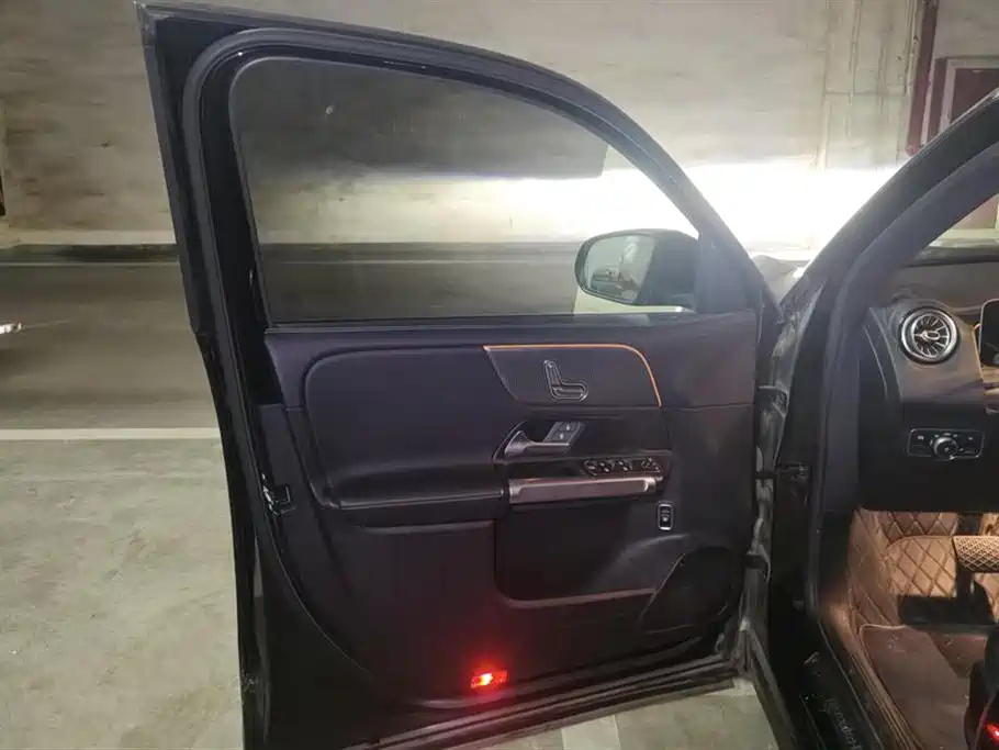MERCEDES BENZ GLB 2020