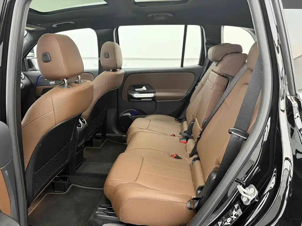 MERCEDES BENZ GLB 2025