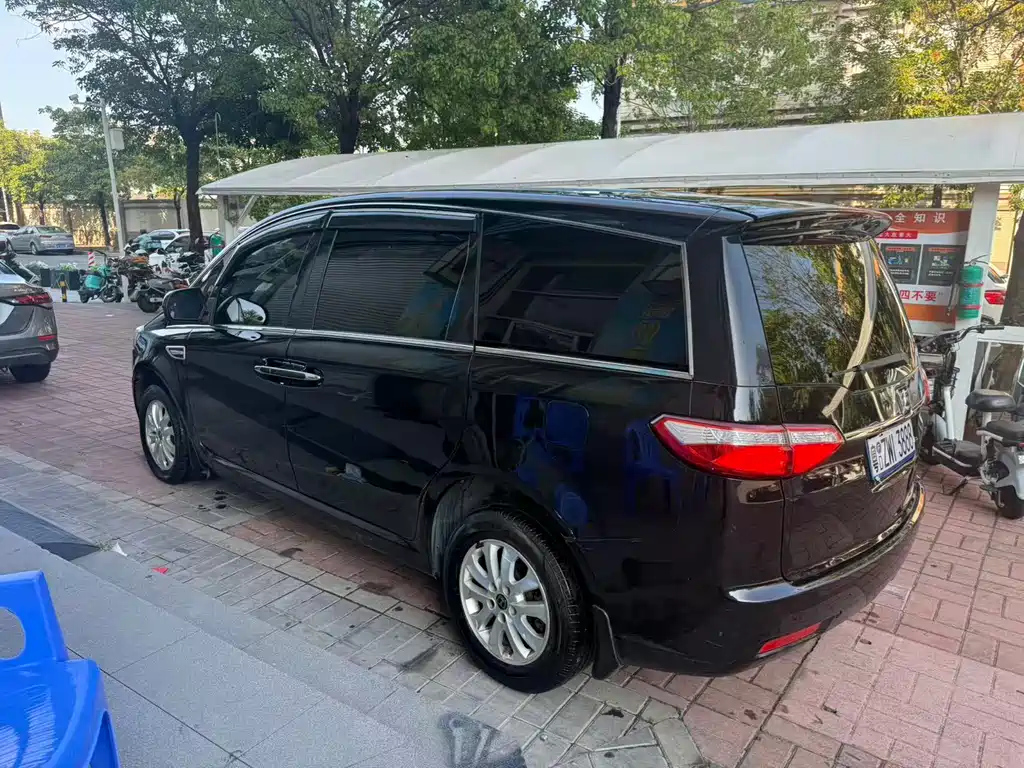 LUXGEN BIG 7 MPV 2017
