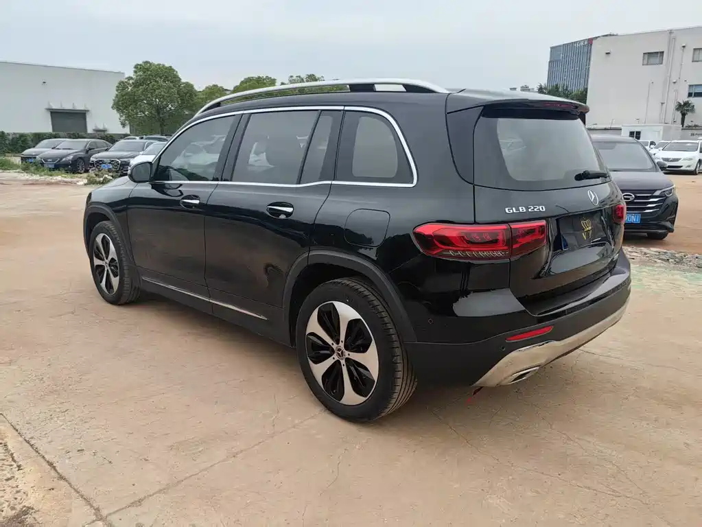 MERCEDES BENZ GLB 2023